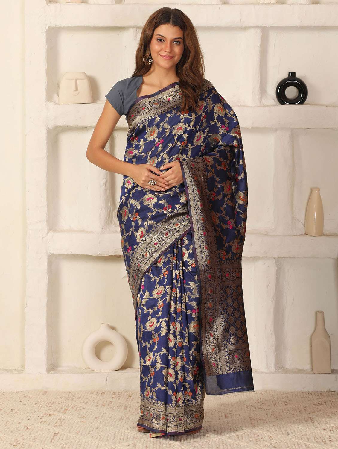 women self design banarasi saree with blouse - 22183709 -  Standard Image - 1
