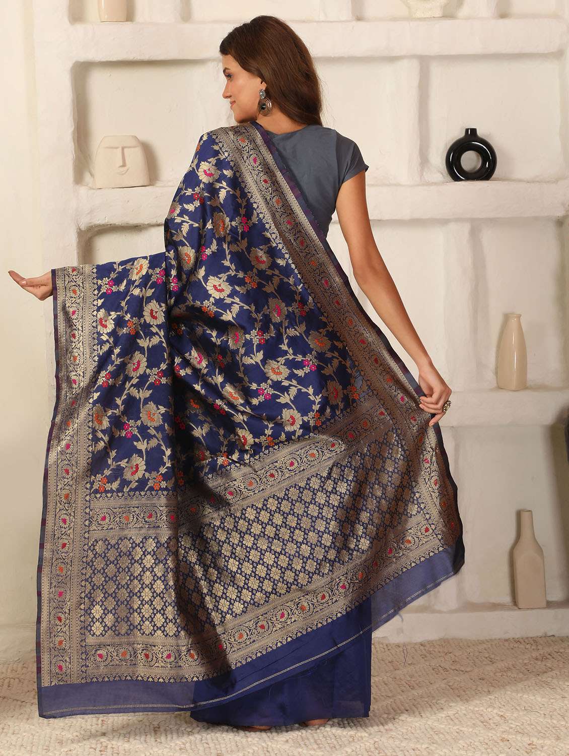 women self design banarasi saree with blouse - 22183709 -  Standard Image - 4