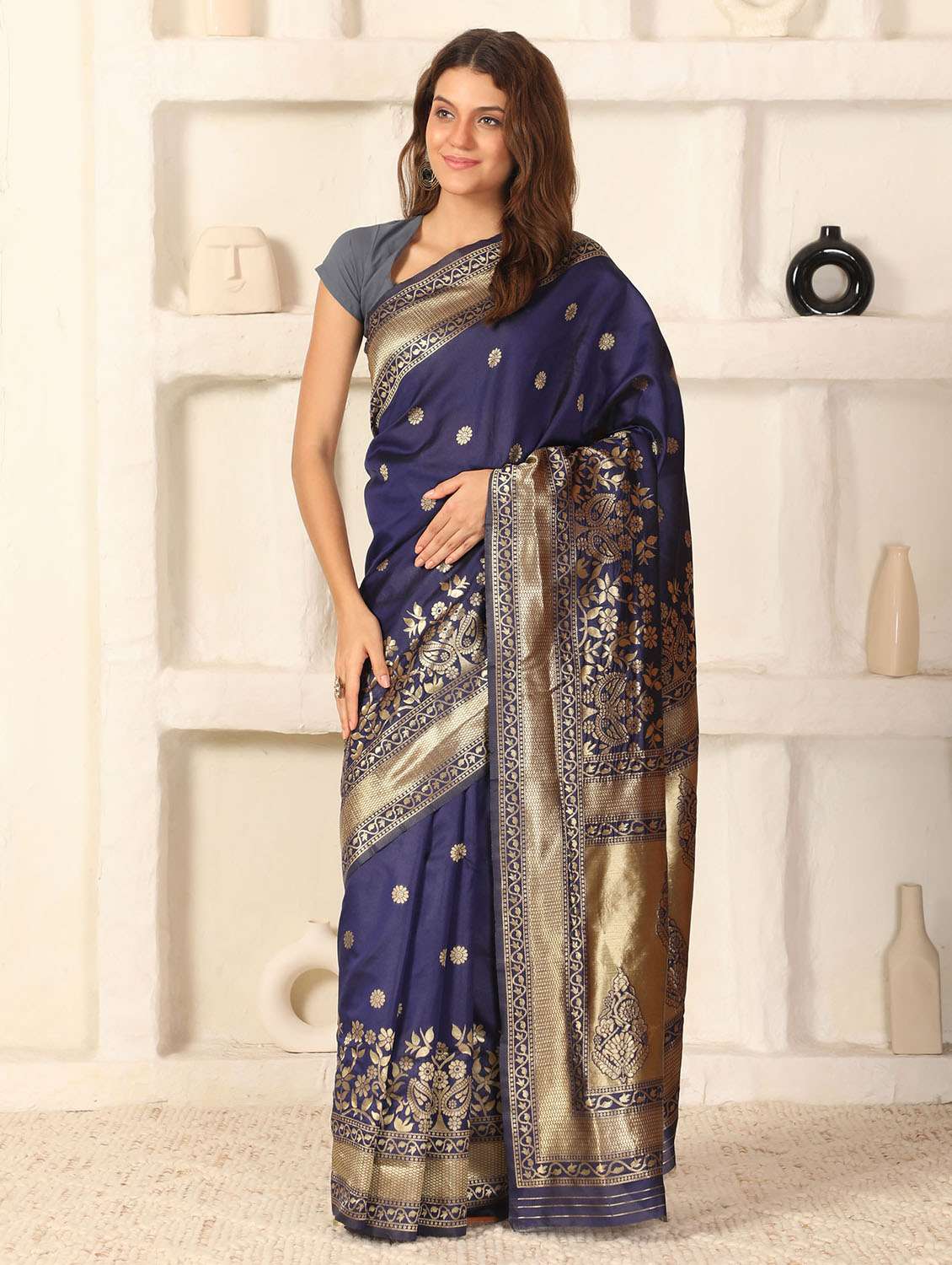 women self design banarasi saree with blouse - 22183710 -  Standard Image - 1