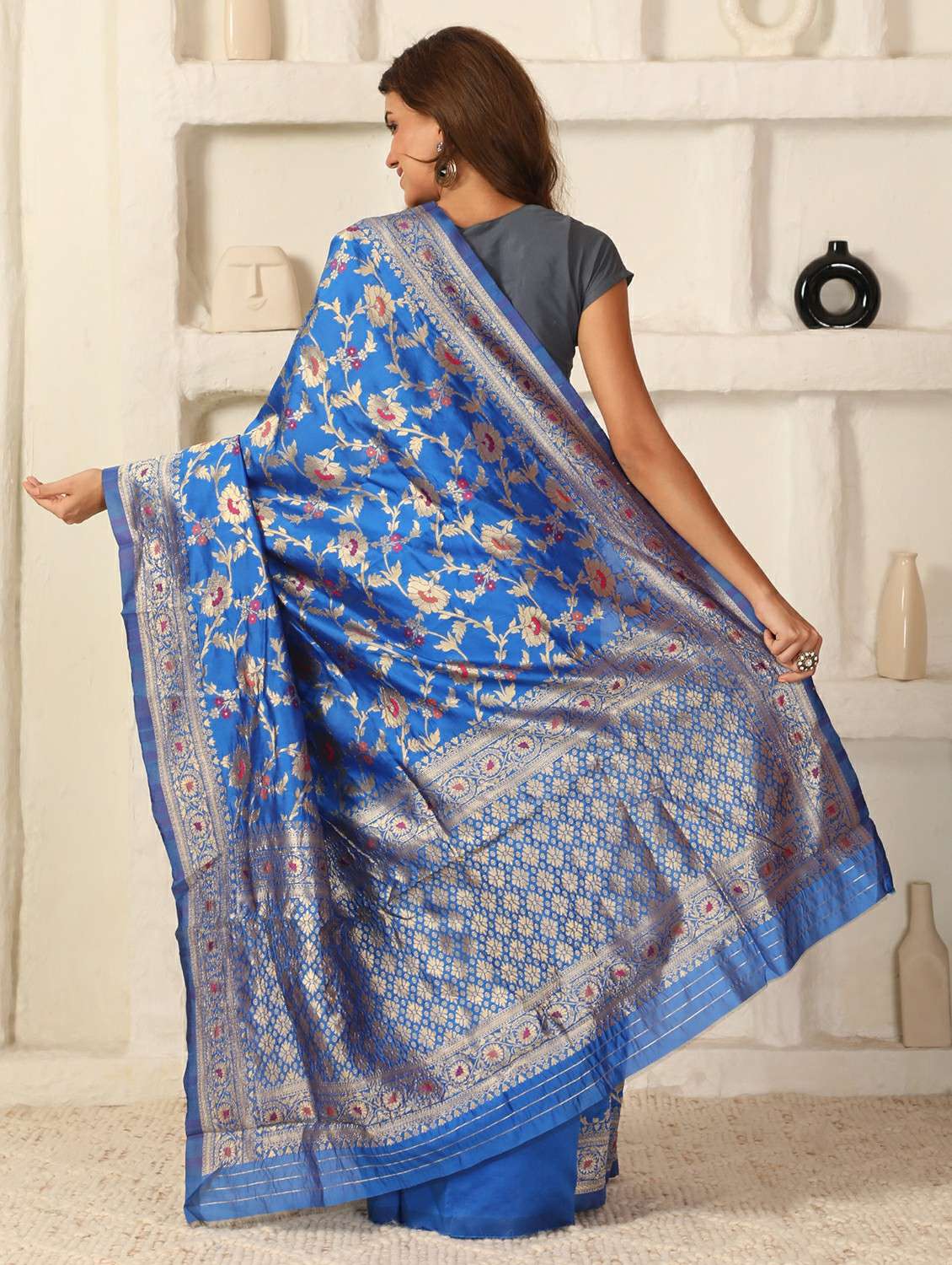 women self design banarasi saree with blouse - 22183712 -  Standard Image - 4
