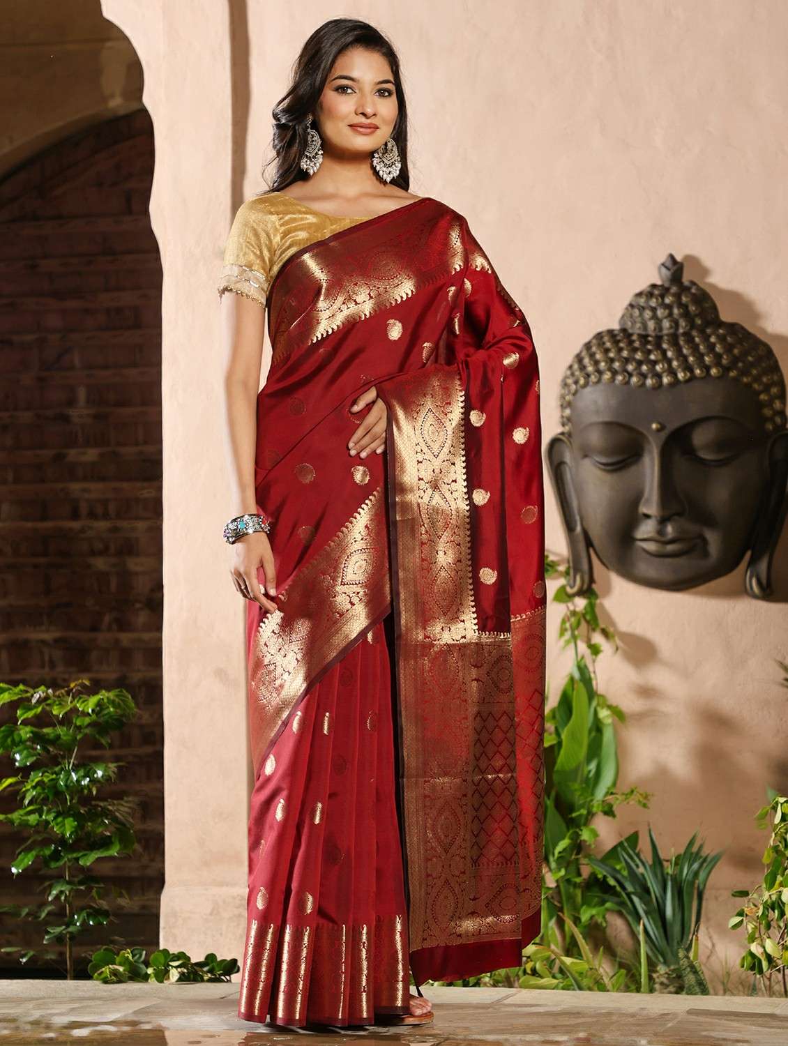 women self design banarasi saree with blouse - 22183719 -  Standard Image - 1