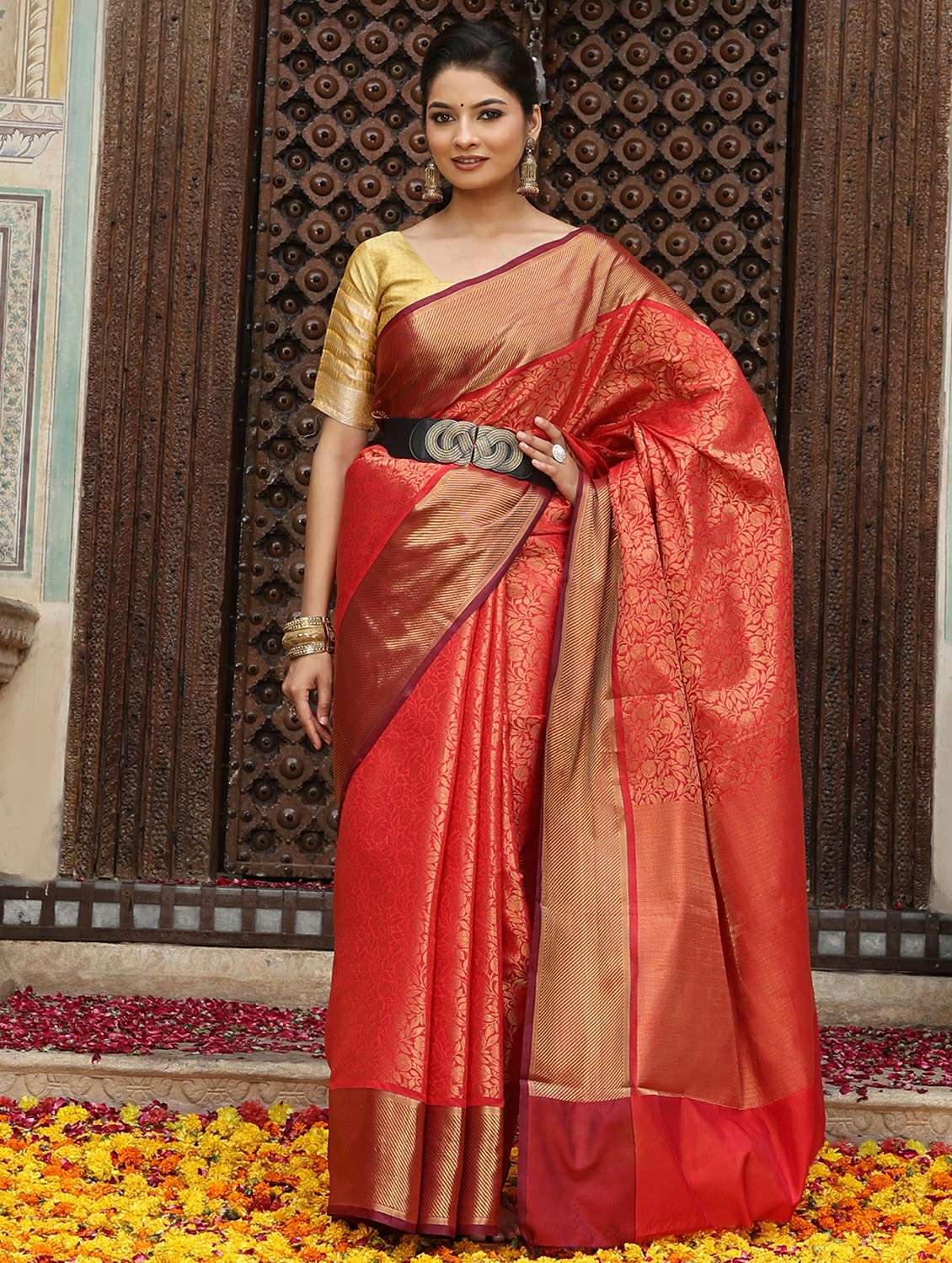 women self design banarasi saree with blouse