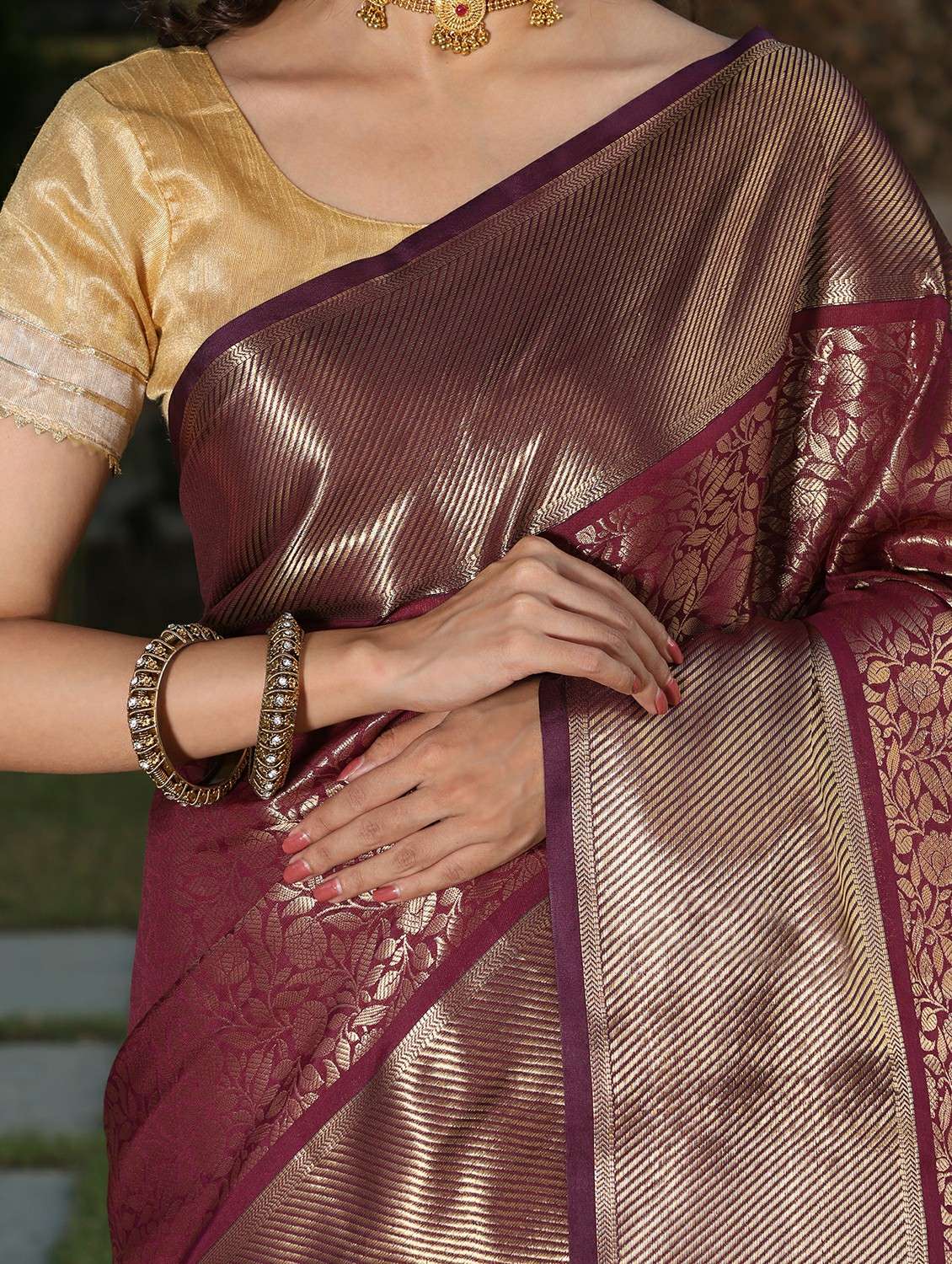 women self design banarasi saree with blouse - 22183732 -  Standard Image - 9