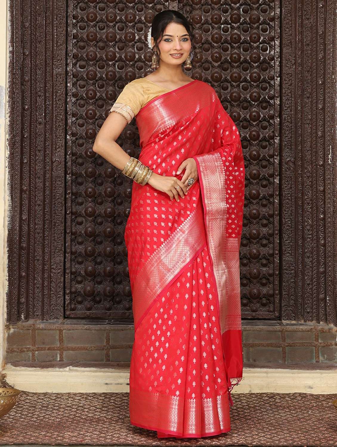 women self design banarasi saree with blouse - 22183734 -  Standard Image - 1