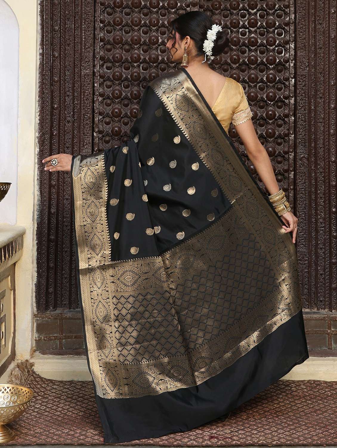 women self design banarasi saree with blouse - 22183736 -  Standard Image - 4