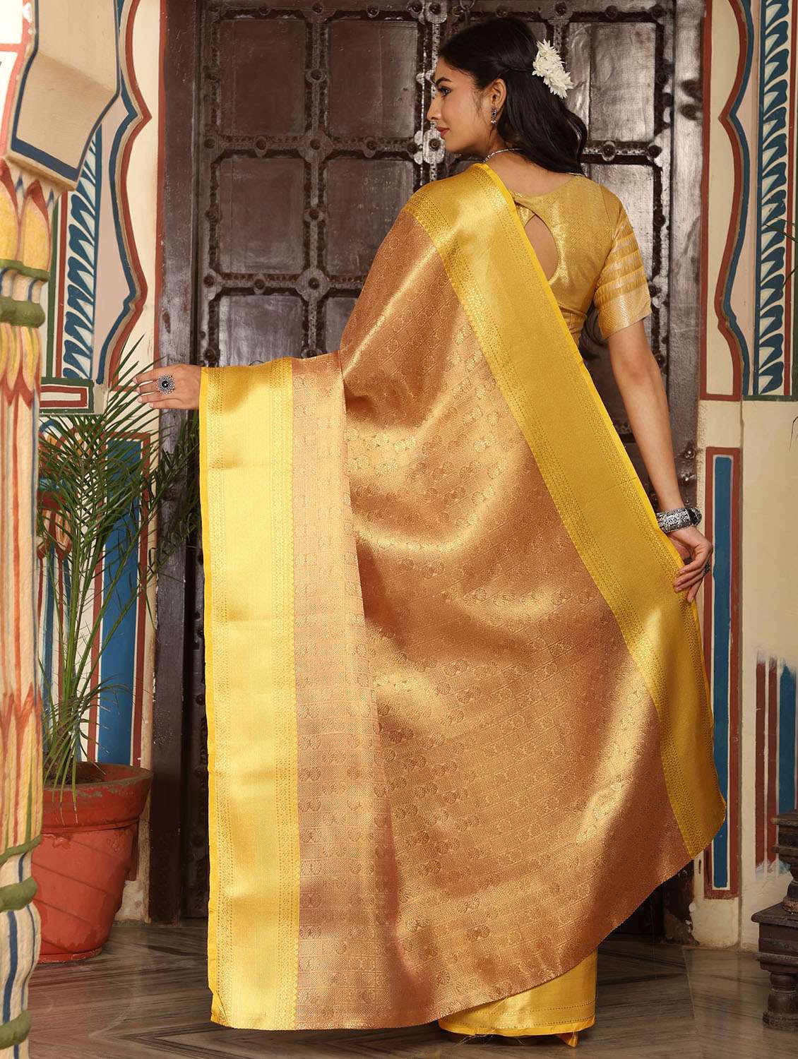 women self design banarasi saree with blouse - 22183740 -  Standard Image - 4