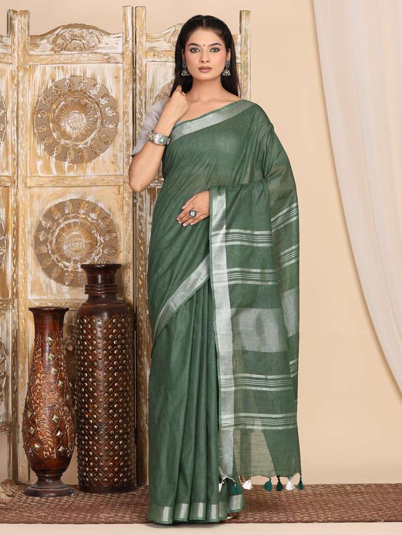 women solid with bordered saree with blouse
