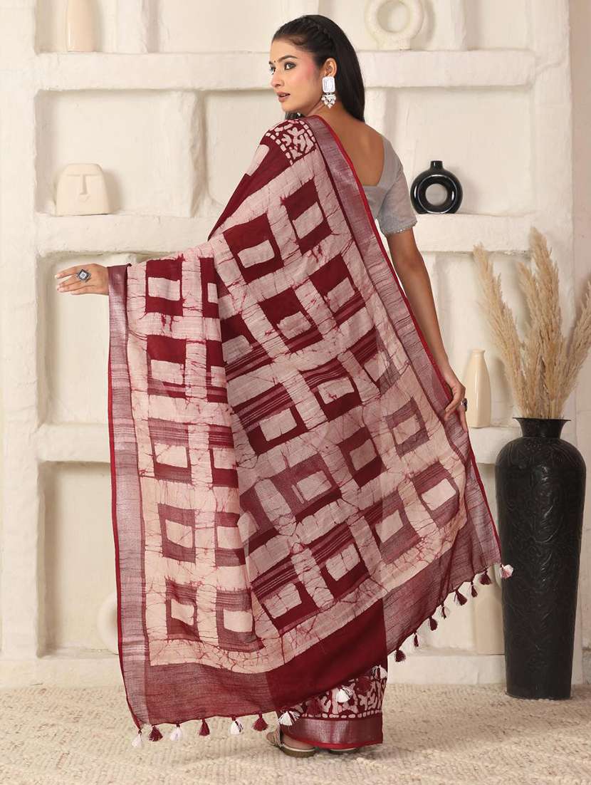 women batik printed saree with blouse - 22183757 -  Standard Image - 4
