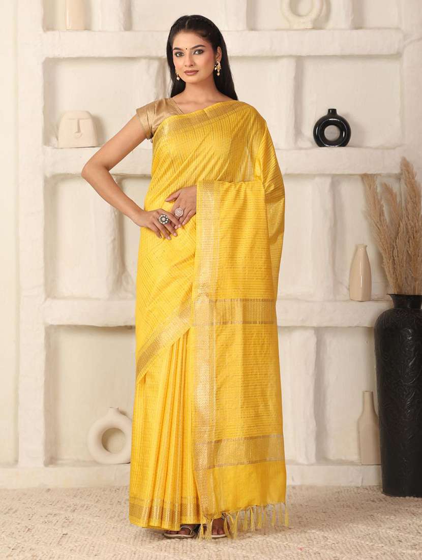 women solid with bordered saree with blouse