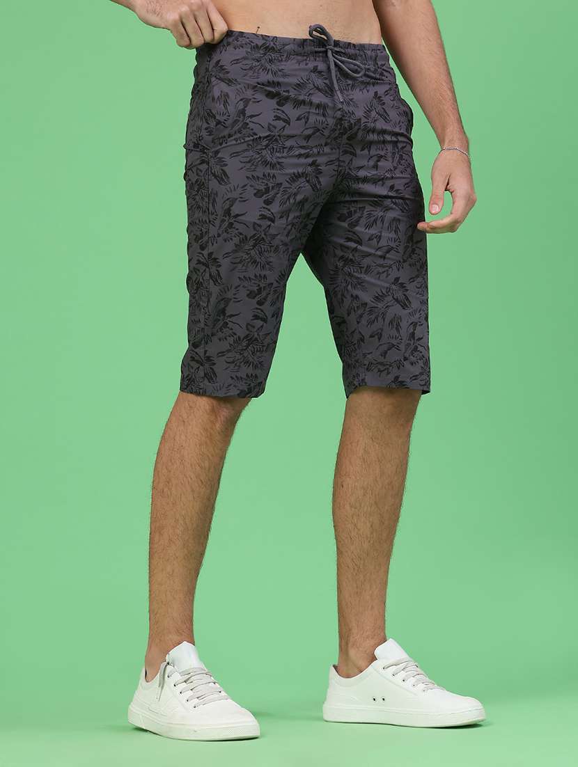men printed mid rise regular fit three-fourth shorts - 22184019 -  Standard Image - 1
