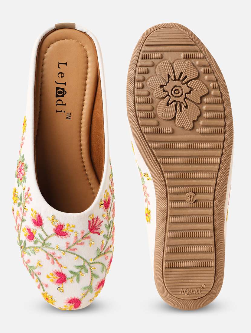 women embroidered slip on mojari - 22184227 -  Standard Image - 4