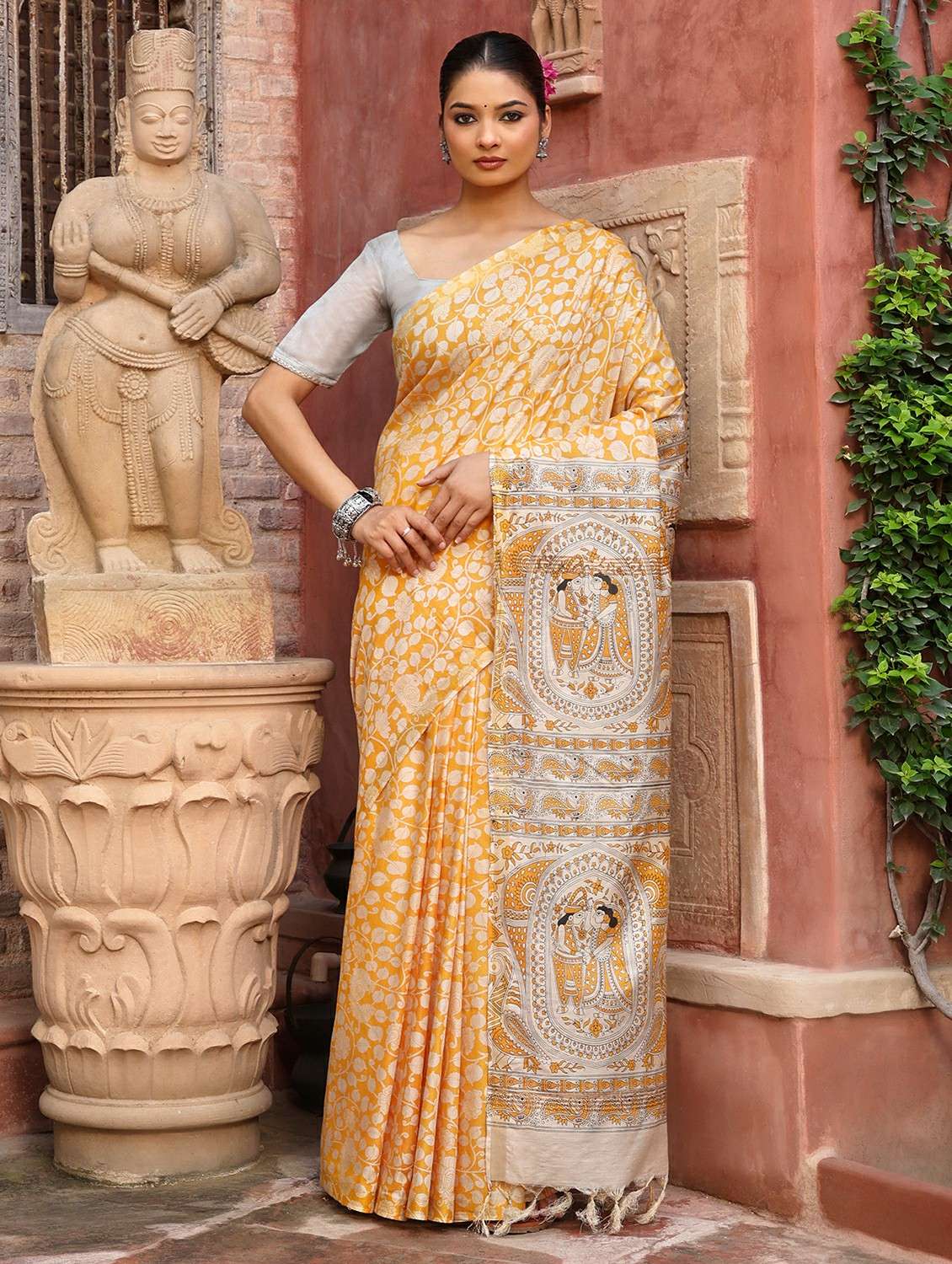 women printed casual wear saree with blouse - 22184292 -  Standard Image - 1