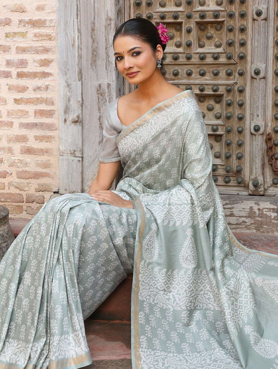 women printed casual wear saree with blouse - 22184293 -  Standard Image - 1