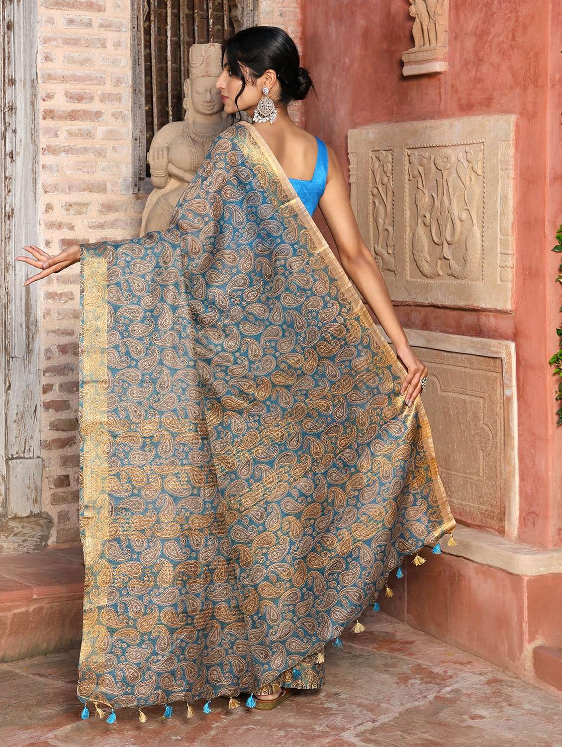 women printed casual wear saree with blouse - 22184316 -  Standard Image - 4