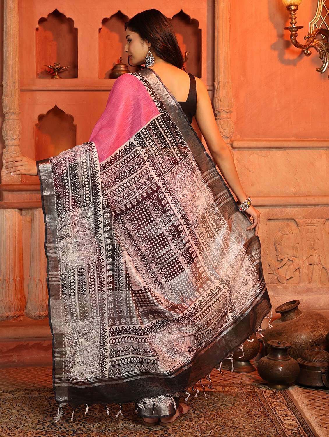 women solid with bordered saree with blouse - 22184324 -  Standard Image - 4