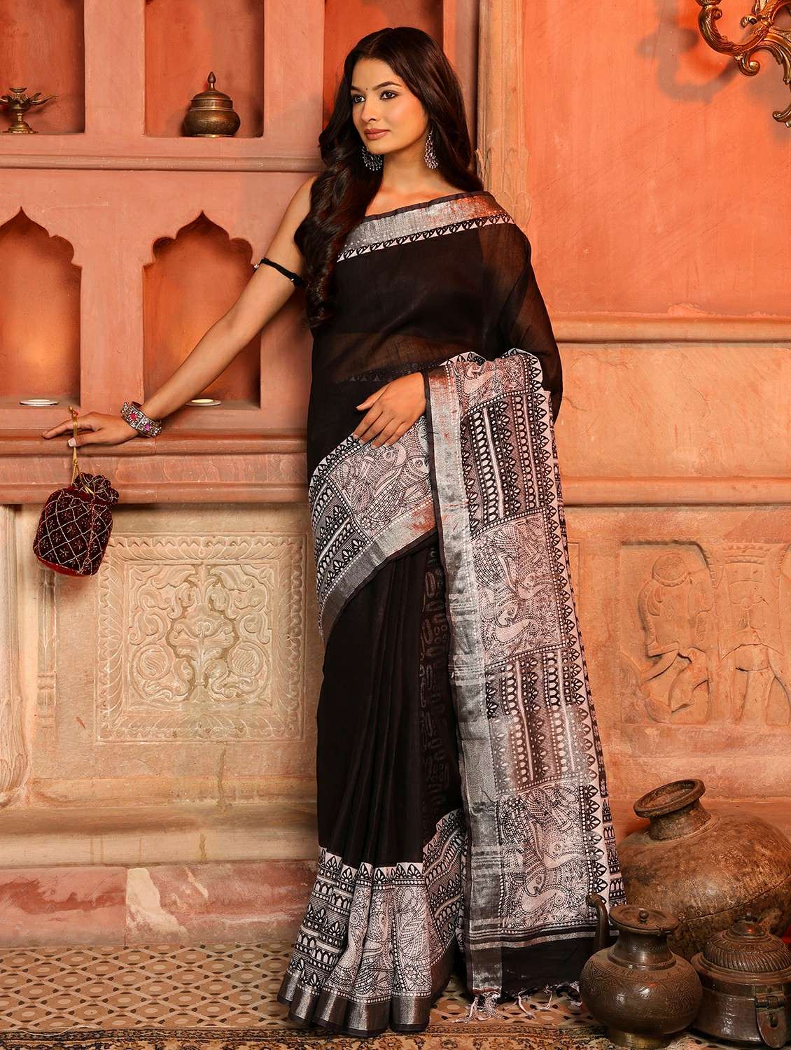 women solid with bordered saree with blouse - 22184325 -  Standard Image - 1