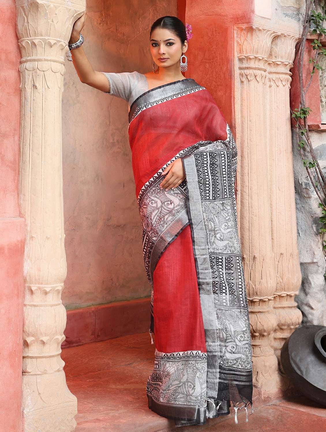 women solid with bordered saree with blouse - 22184326 -  Standard Image - 1