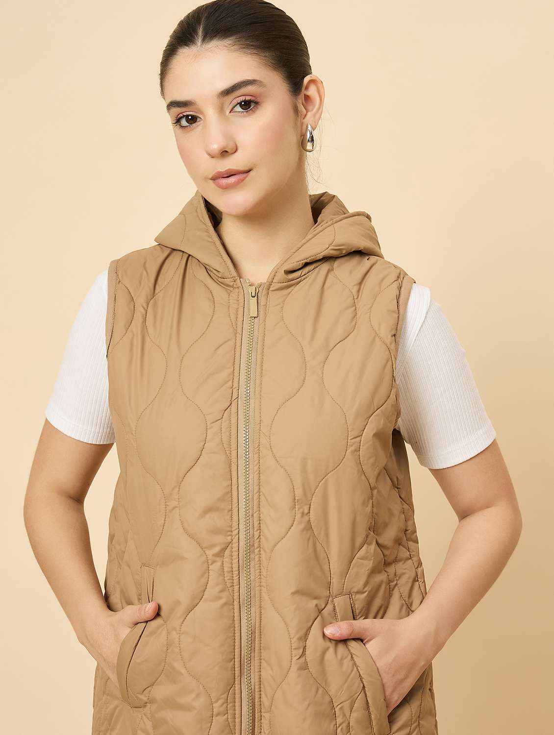women solid sleeveless quilted long hooded jacket - 22184350 -  Standard Image - 4