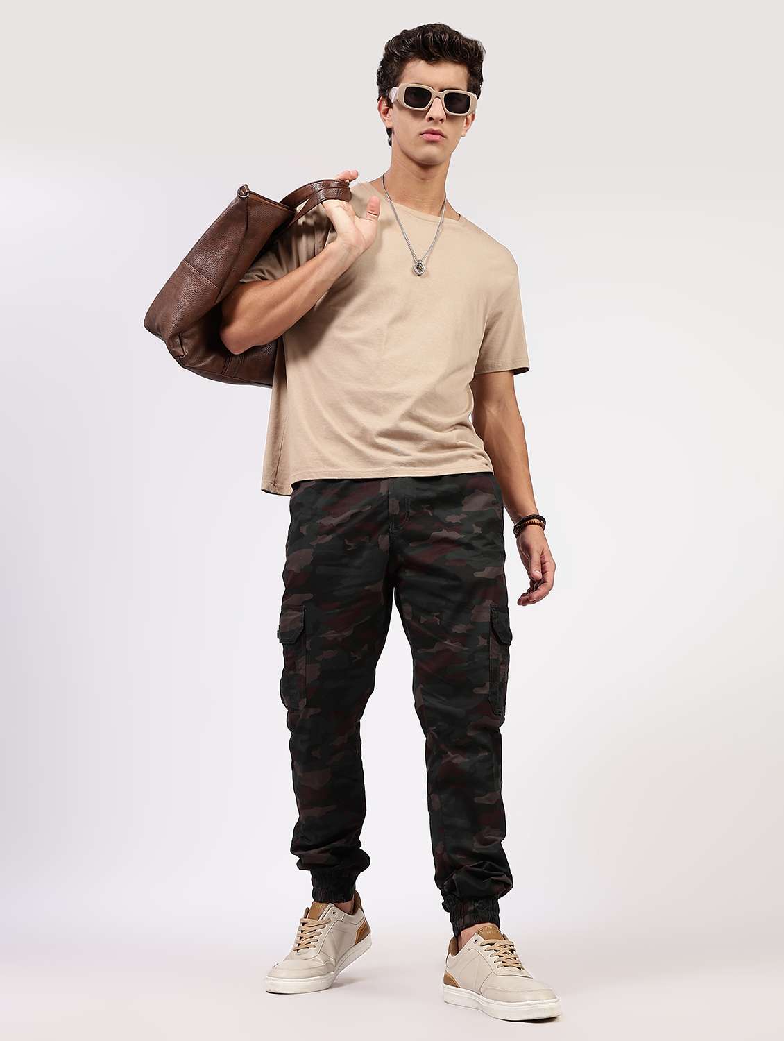 men camouflage mid rise regular fit jogger - 22184664 -  Standard Image - 4