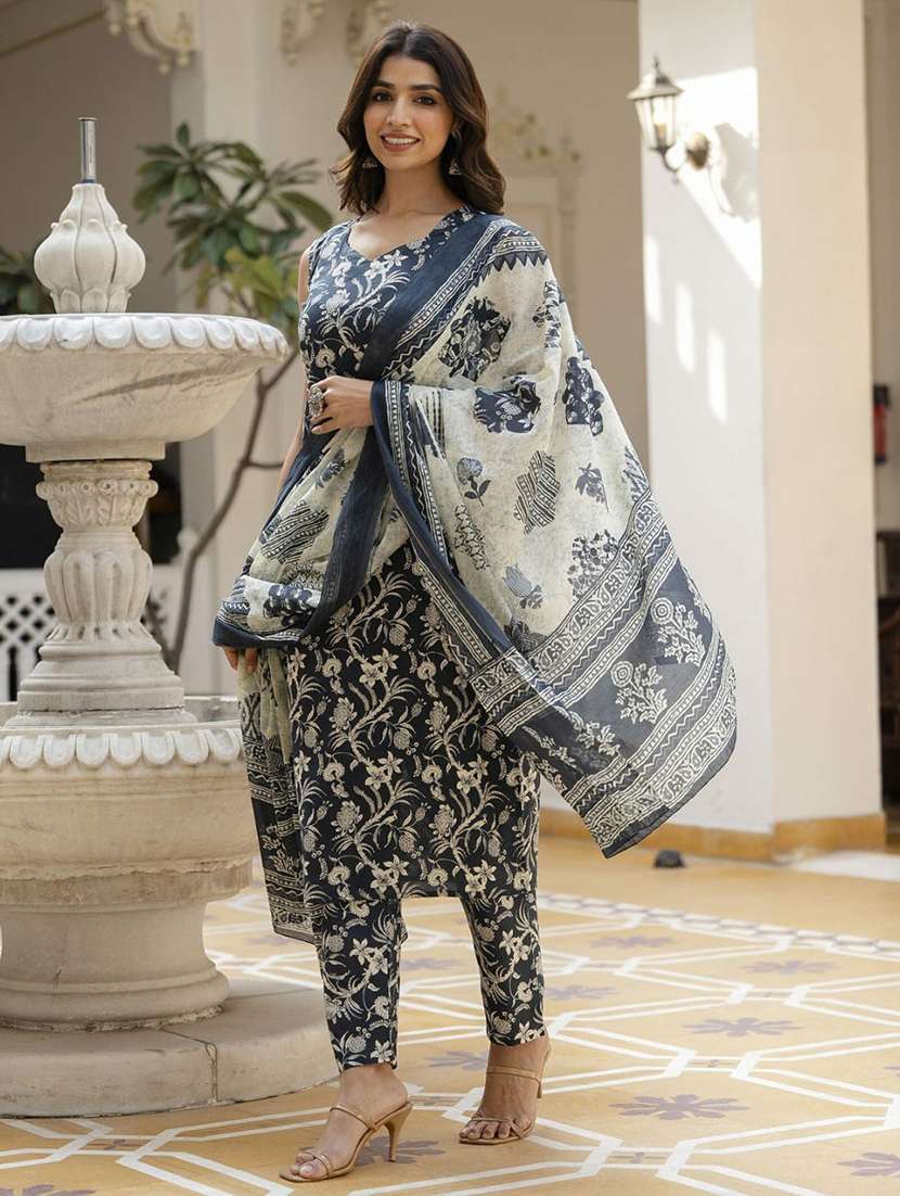 women floral sleeveless kurta pant with dupatta set - 22185057 -  Standard Image - 1