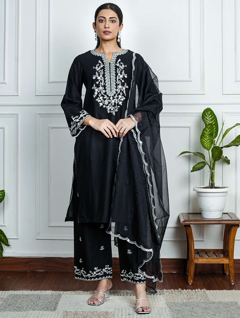 women solid with work long sleeve kurta pant with dupatta set