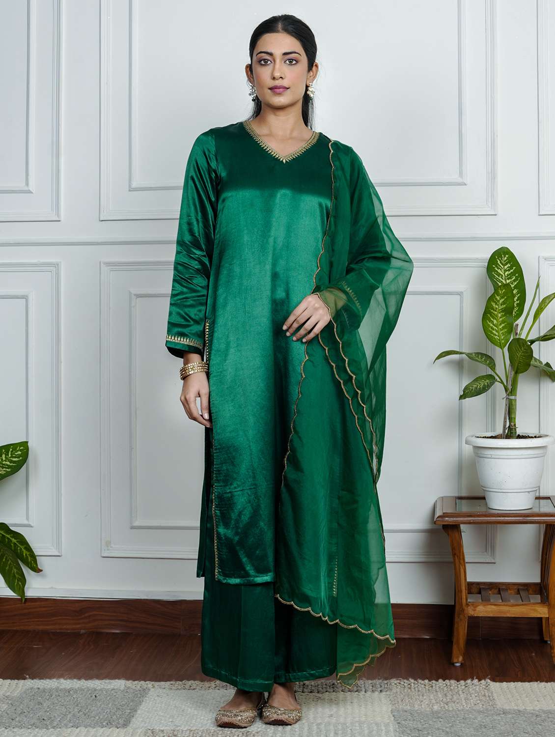 women solid with work long sleeve kurta pant with dupatta set