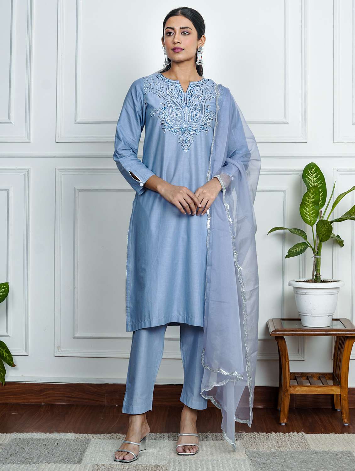women solid with work long sleeve kurta pant with dupatta set