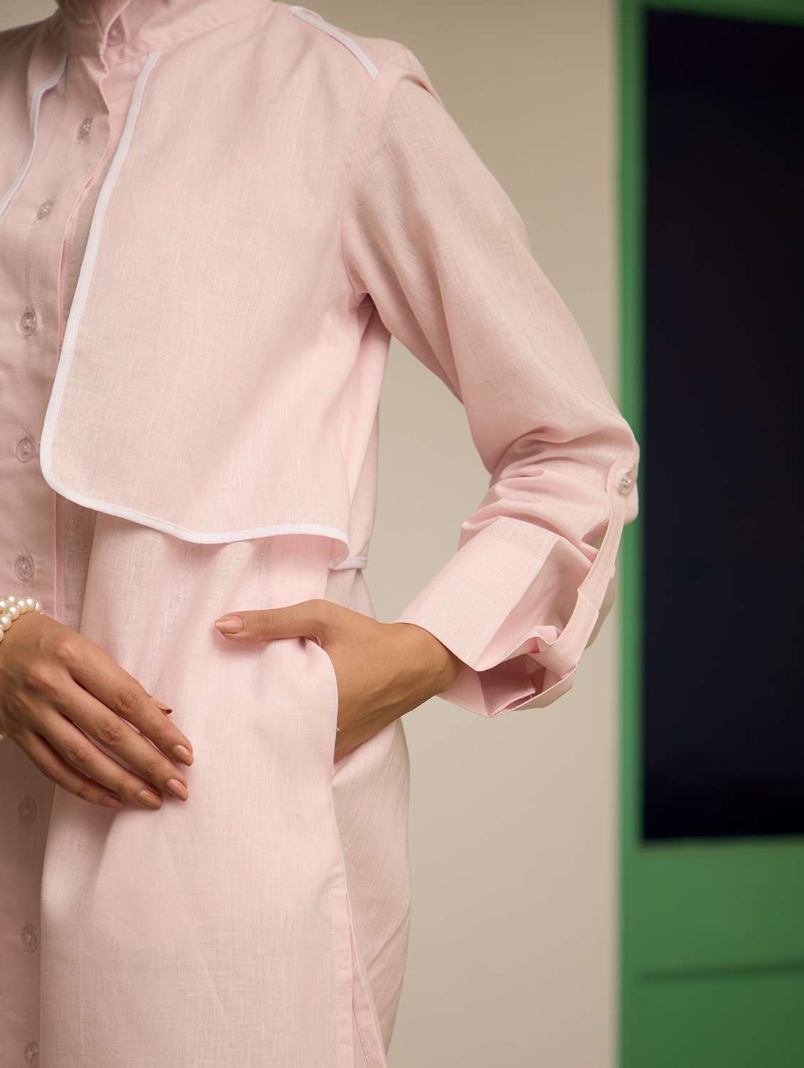 women solid long sleeve high low kurta - 22185096 -  Standard Image - 4