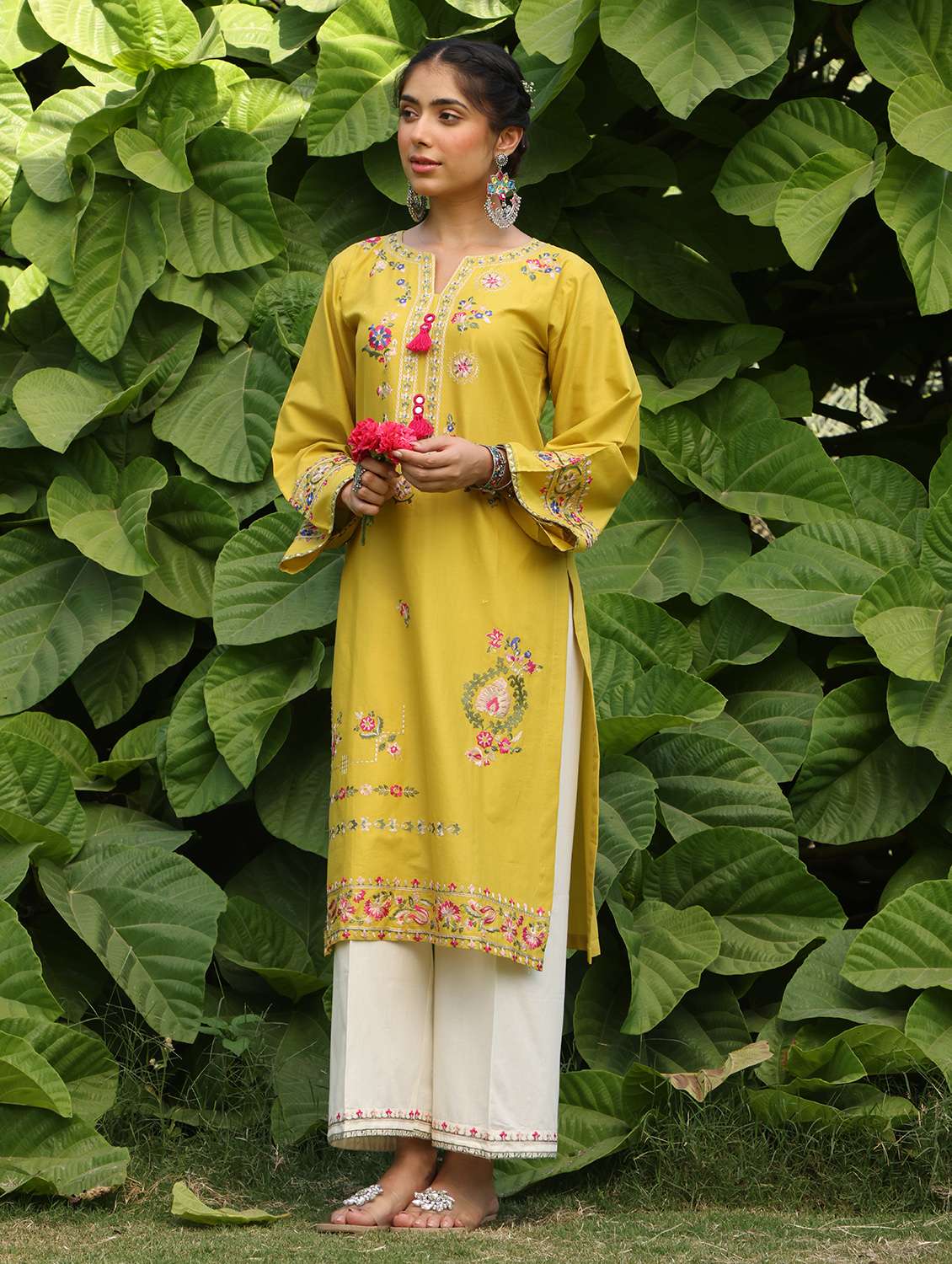 women solid with work long sleeve straight kurta  - 22185098 -  Standard Image - 1