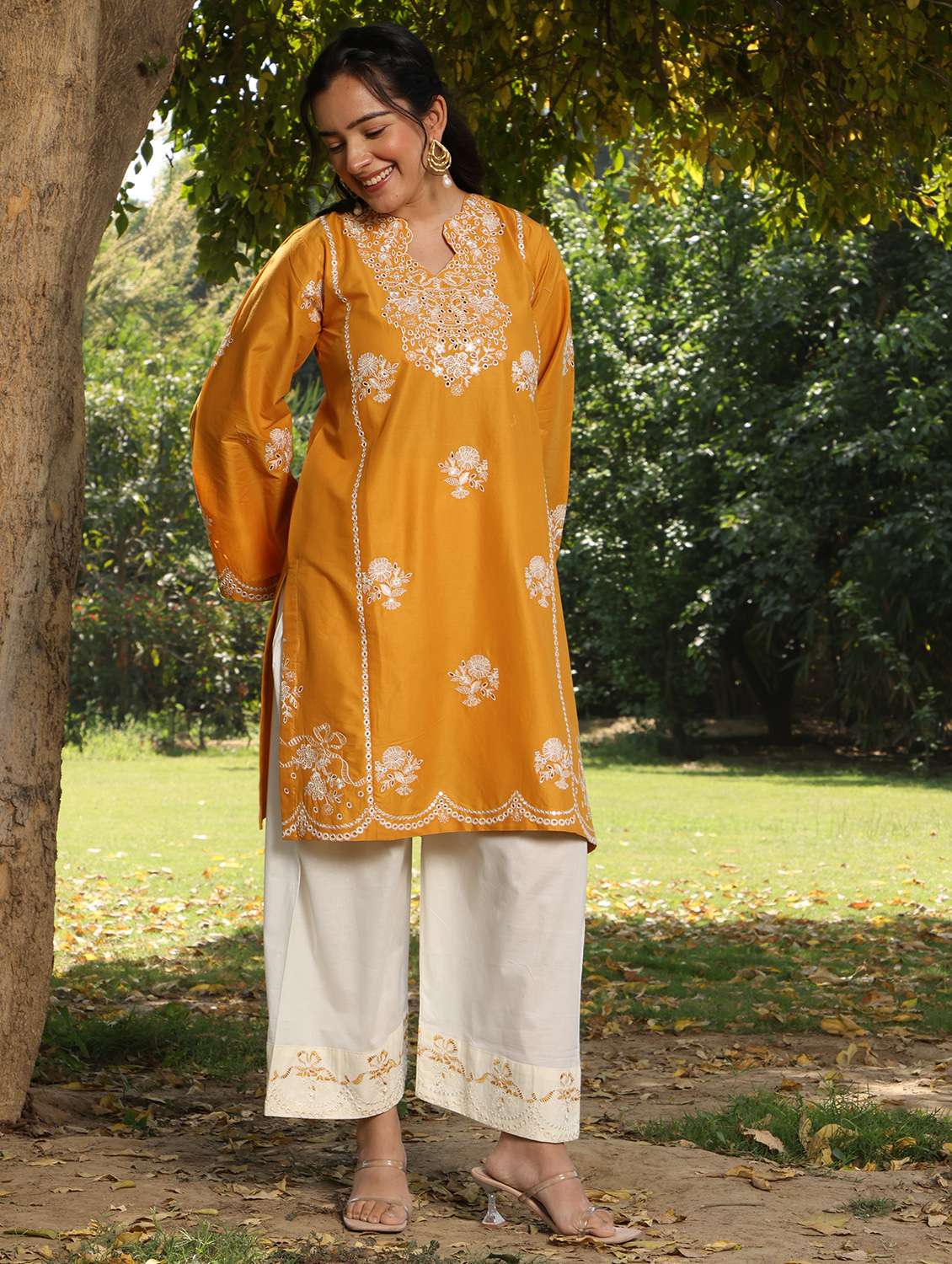 women solid with work long sleeve straight kurta  - 22185115 -  Standard Image - 1