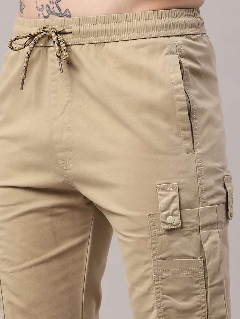men solid mid rise three fourth shorts - 22185473 -  Standard Image - 1
