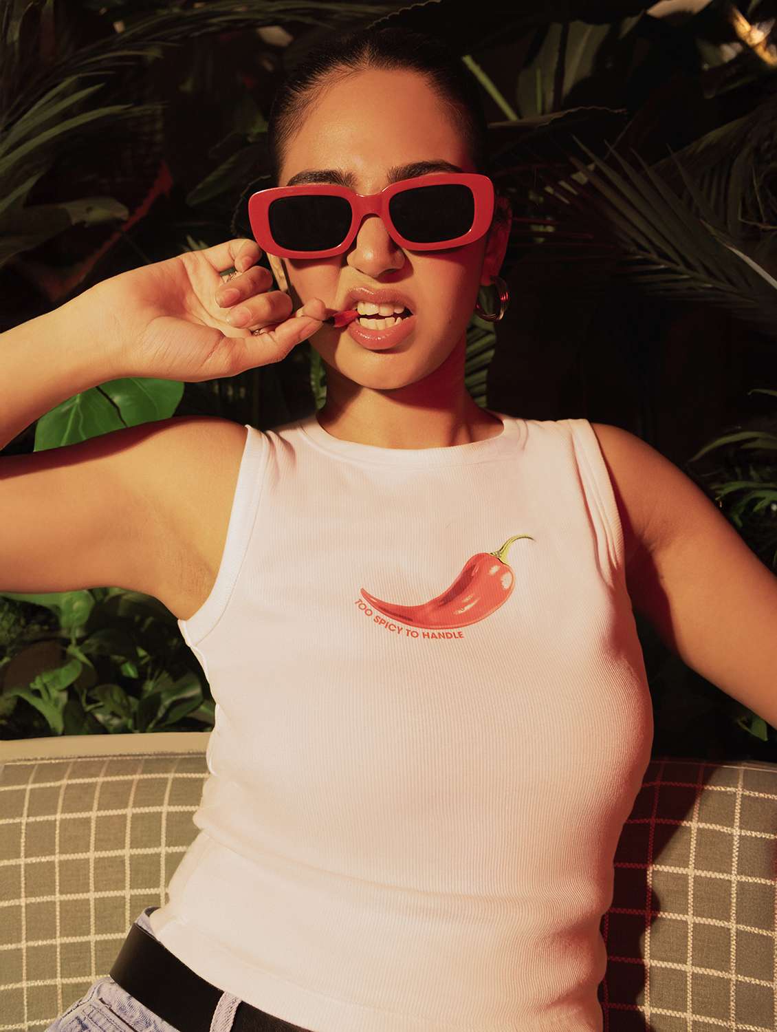 women printed sleeveless crop t-shirt