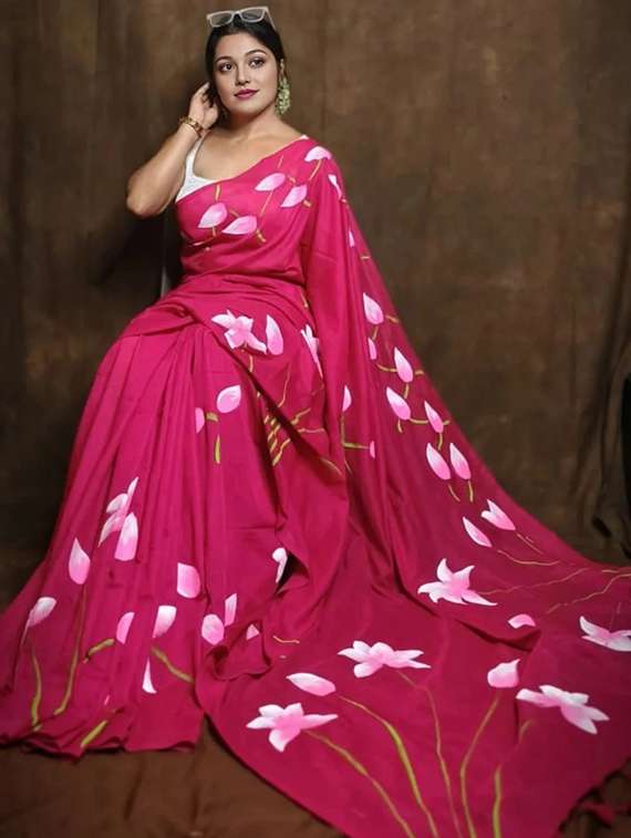 women floral printed saree with blouse - 22186343 -  Standard Image - 1