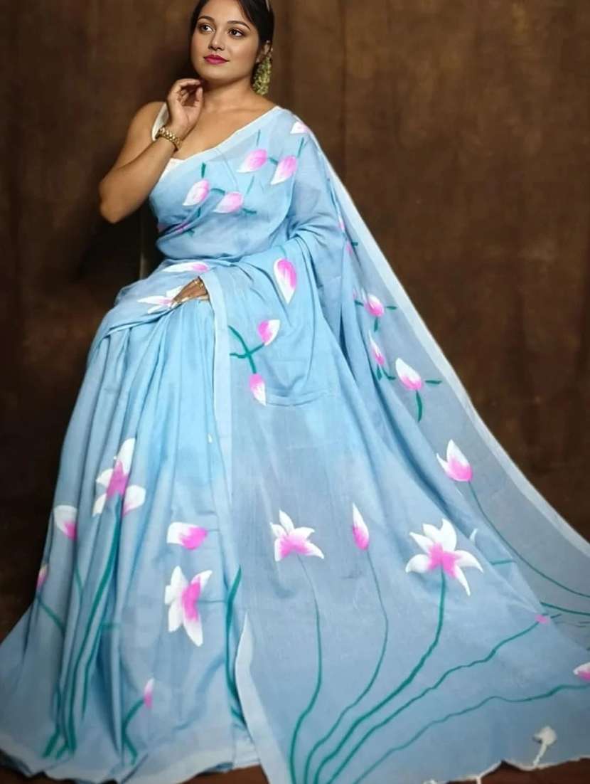 women floral printed saree with blouse - 22186346 -  Standard Image - 1