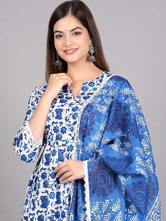 women floral three quarter sleeve kurta pant with dupatta set - 22186919 -  Standard Image - 4