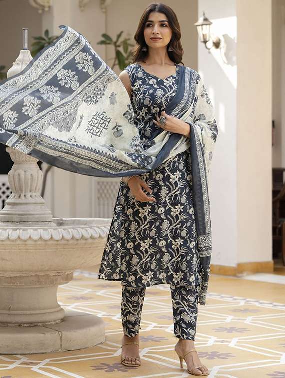 women floral sleeveless kurta pant with dupatta set - 22186920 -  Standard Image - 1