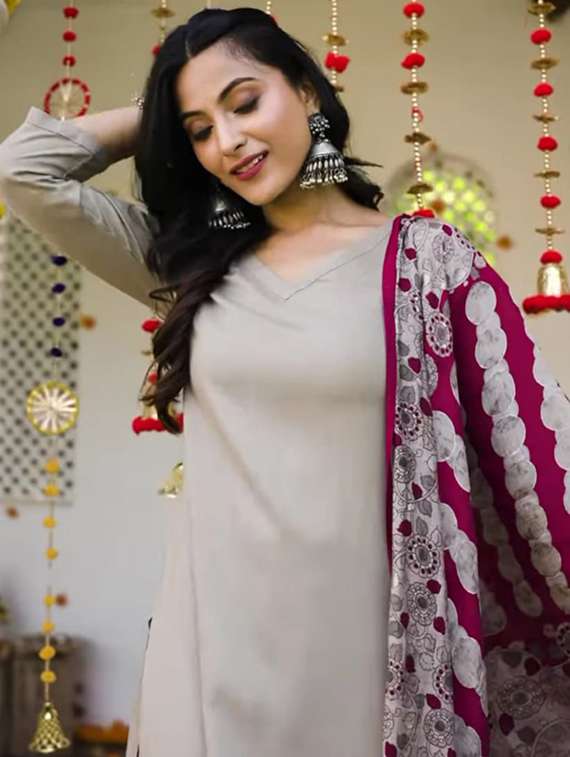 women solid with work three quarter sleeve kurta pant with dupatta set - 22186922 -  Standard Image - 4