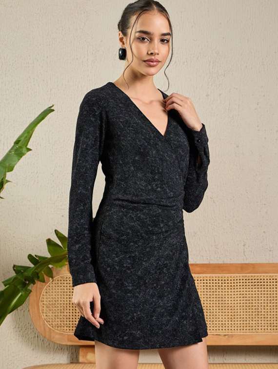women solid long sleeve wrap dress - 22186925 -  Standard Image - 4