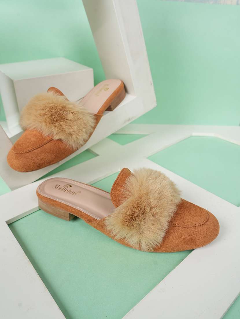 women slip on flat sandal