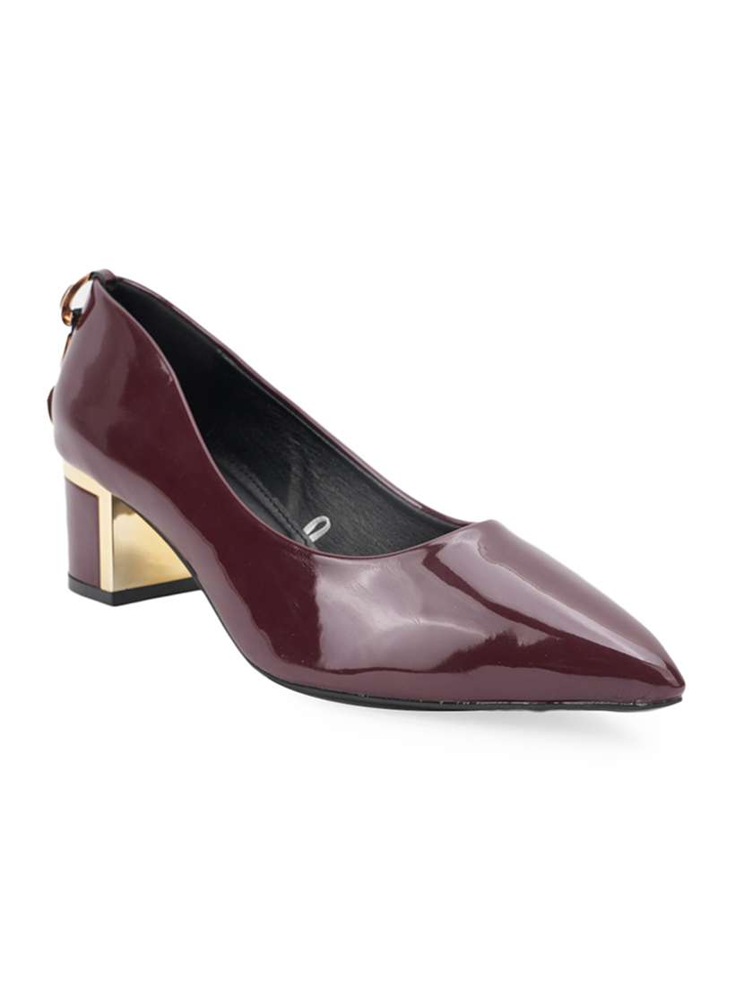 women slip on pump - 22187108 -  Standard Image - 1