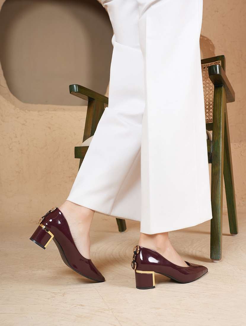 women slip on pump - 22187108 -  Standard Image - 4