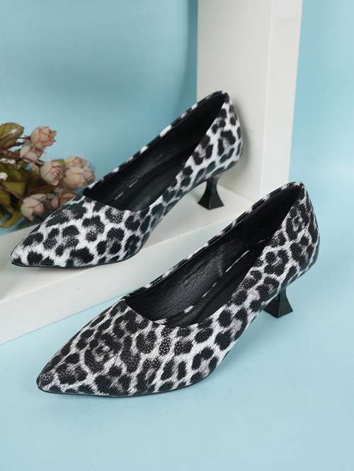 women slip on pump - 22187112 -  Standard Image - 0