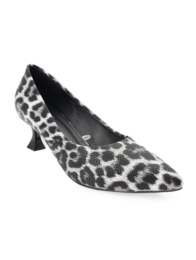 women slip on pump - 22187112 -  Standard Image - 1