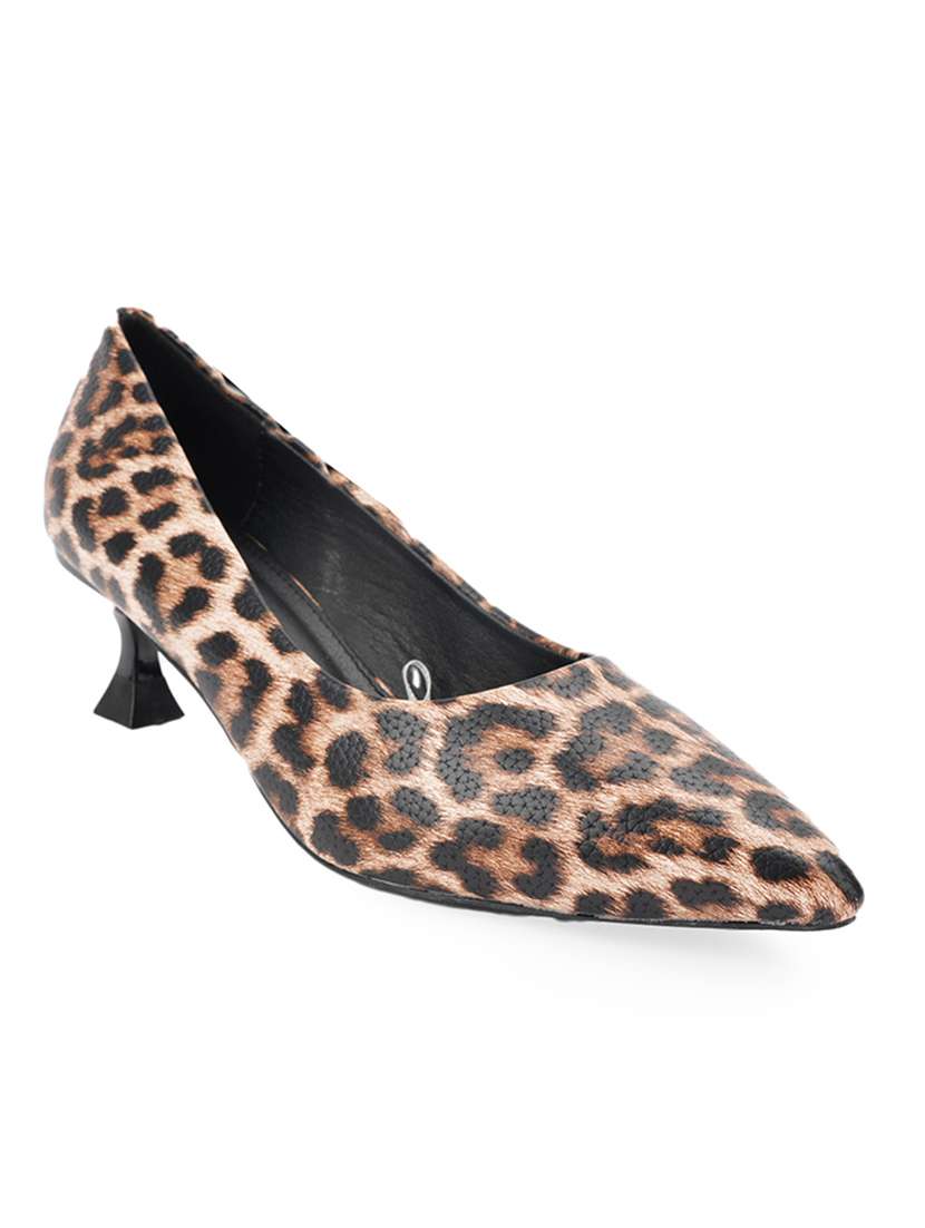 women slip on pump - 22187113 -  Standard Image - 1