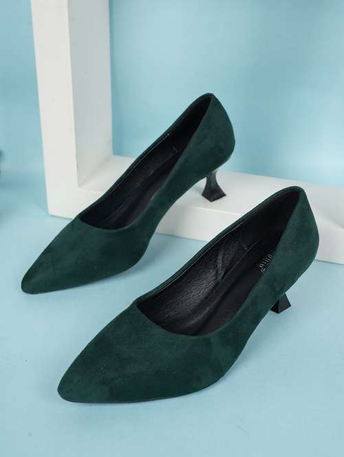 women slip on pump - 22187116 -  Standard Image - 0