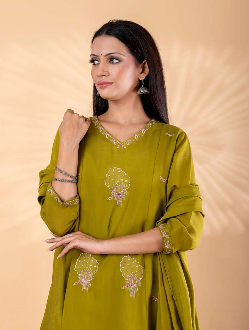 women solid with work three quarter sleeve kurta pant with dupatta set - 22187421 -  Standard Image - 4