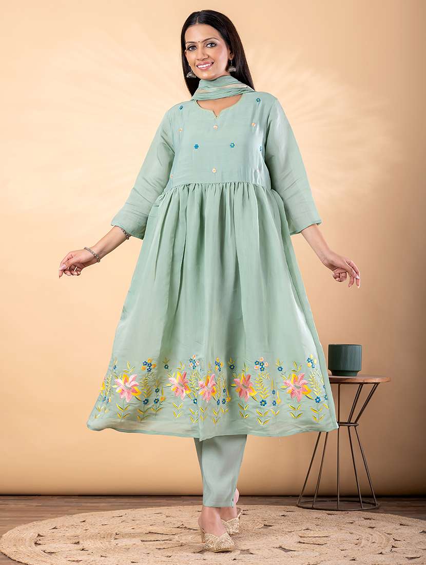women solid with work three quarter sleeve kurta pant with dupatta set - 22187422 -  Standard Image - 4