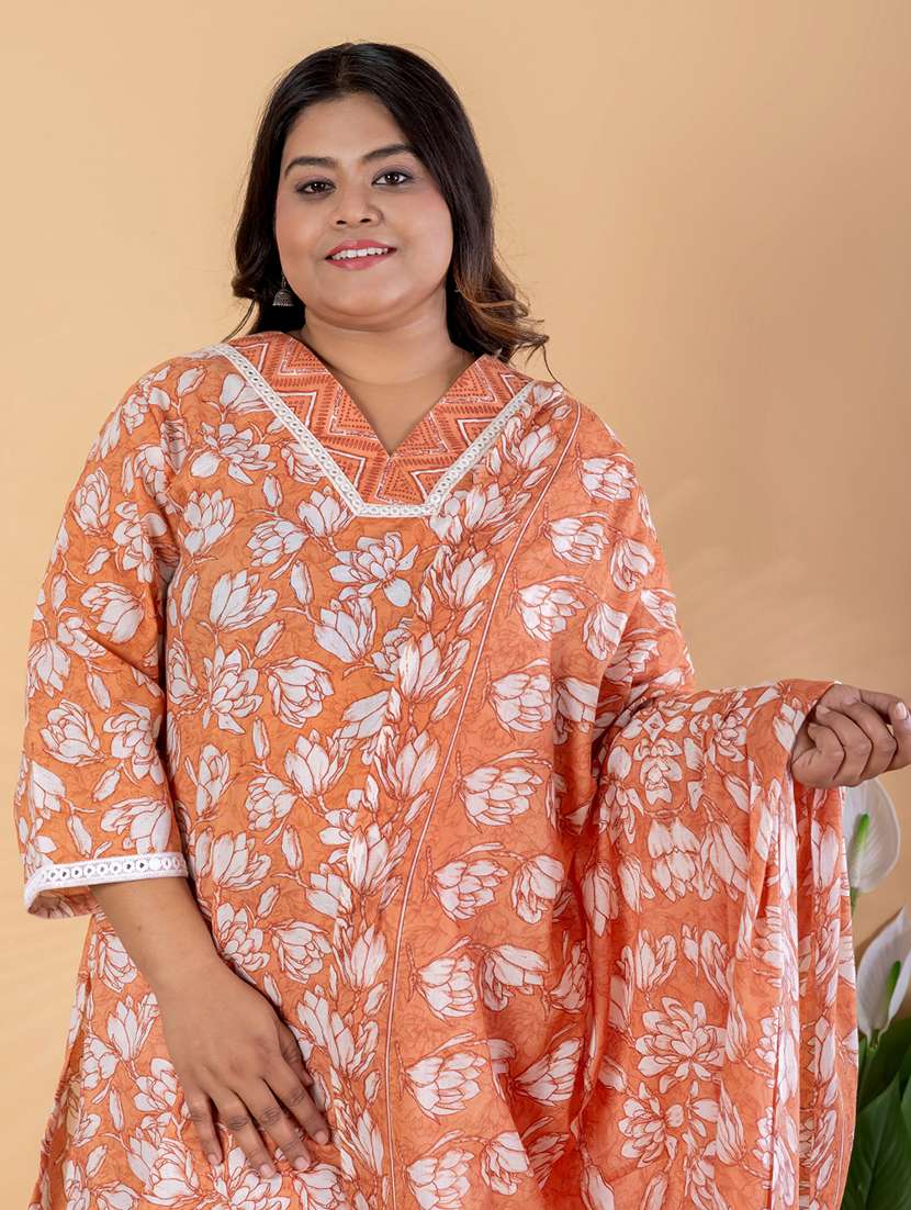 women plus size three quarter sleeve kurta pant with dupatta set - 22187432 -  Standard Image - 4