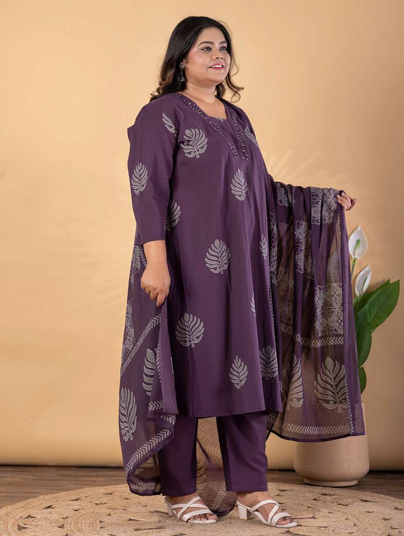 women plus size three quarter sleeve kurta pant with dupatta set - 22187436 -  Standard Image - 1