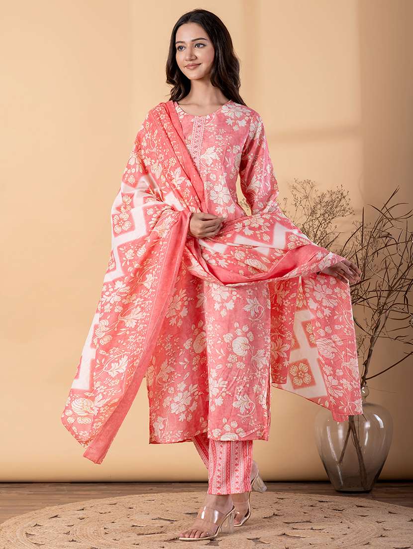 women floral three quarter sleeve kurta pant with dupatta set - 22187446 -  Standard Image - 1